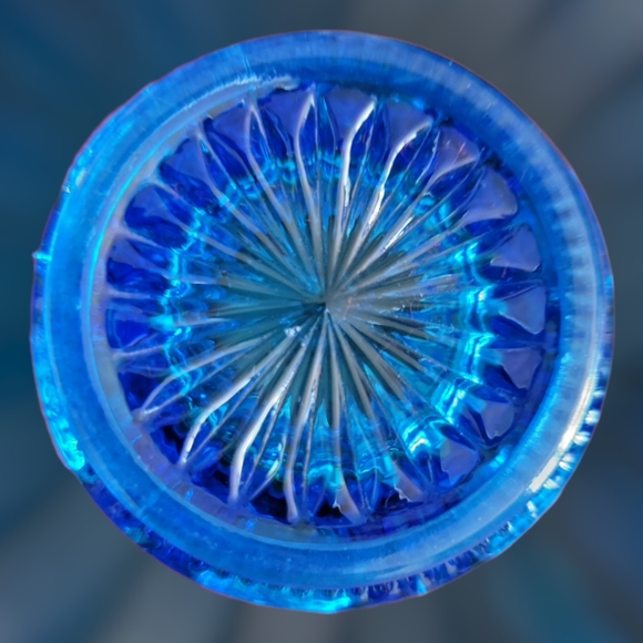 Vtg Bud Base Blue Cut Glass - Picture 3 of 4